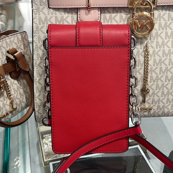 Michael Kors Carmen Small Logo Smartphone Crossbody Bag
Bright Red
NWT - Picture 6 of 16